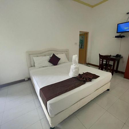 Hotel Sobana Lake Front Udawalawe Exterior foto