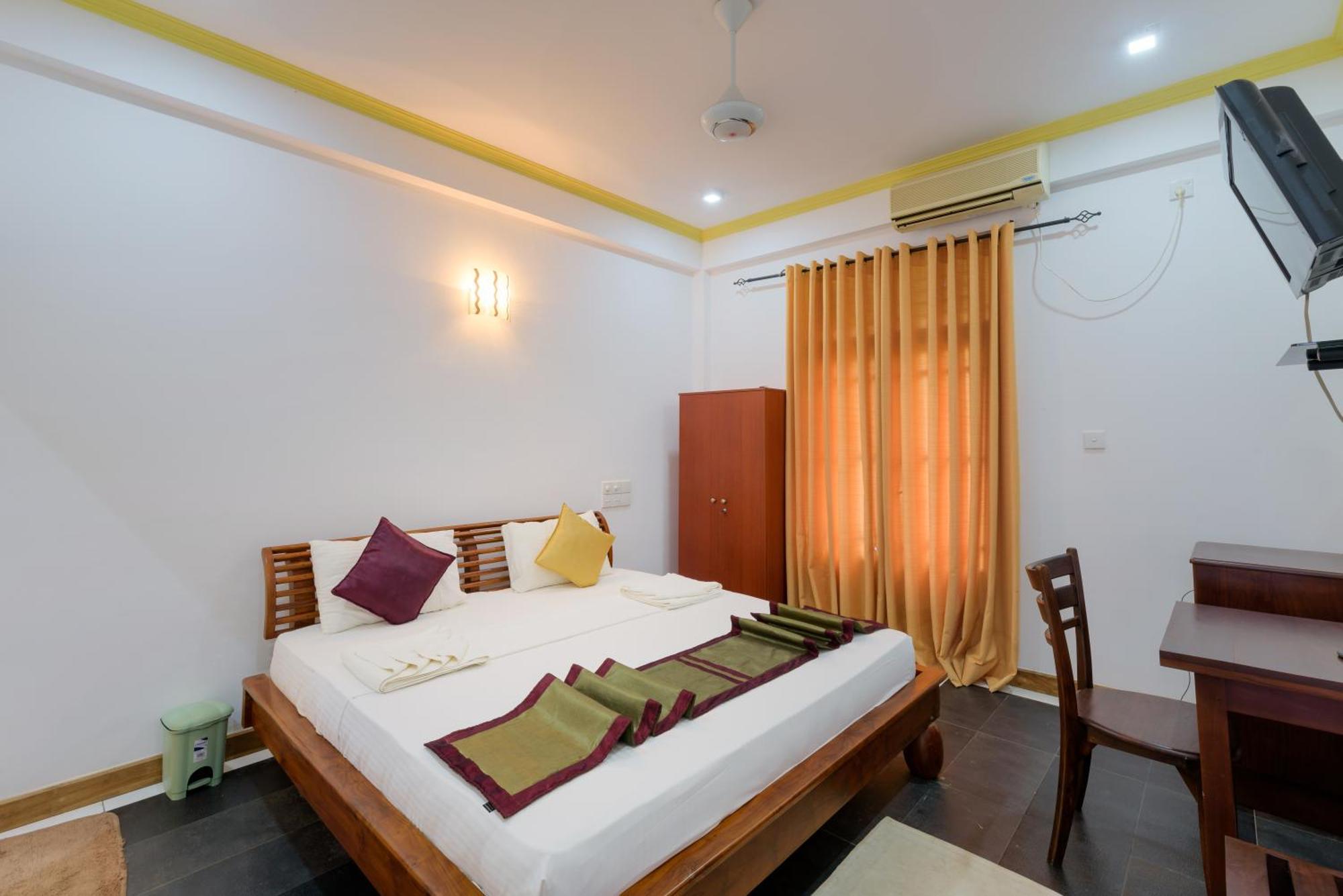 Hotel Sobana Lake Front Udawalawe Exterior foto