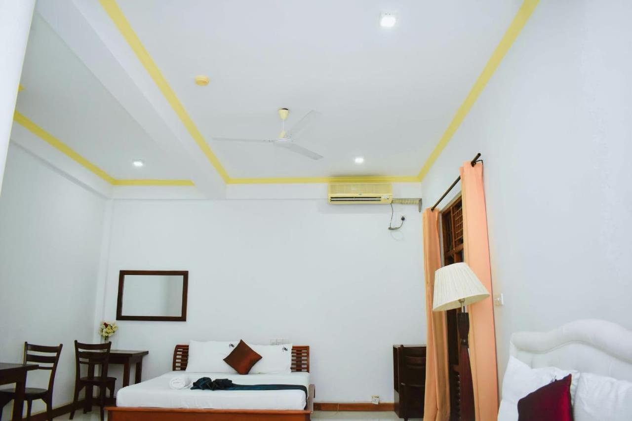Hotel Sobana Lake Front Udawalawe Exterior foto