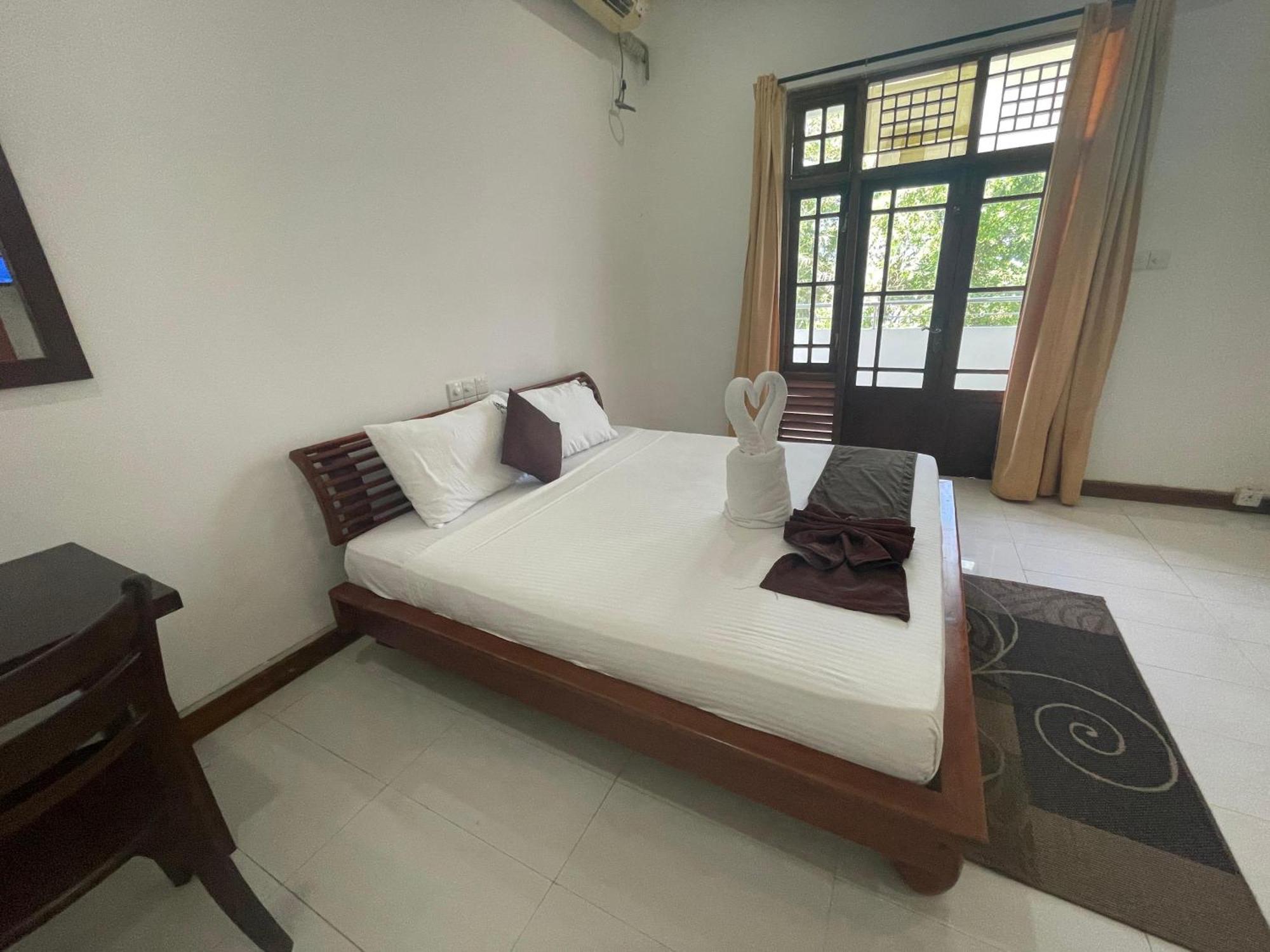 Hotel Sobana Lake Front Udawalawe Exterior foto