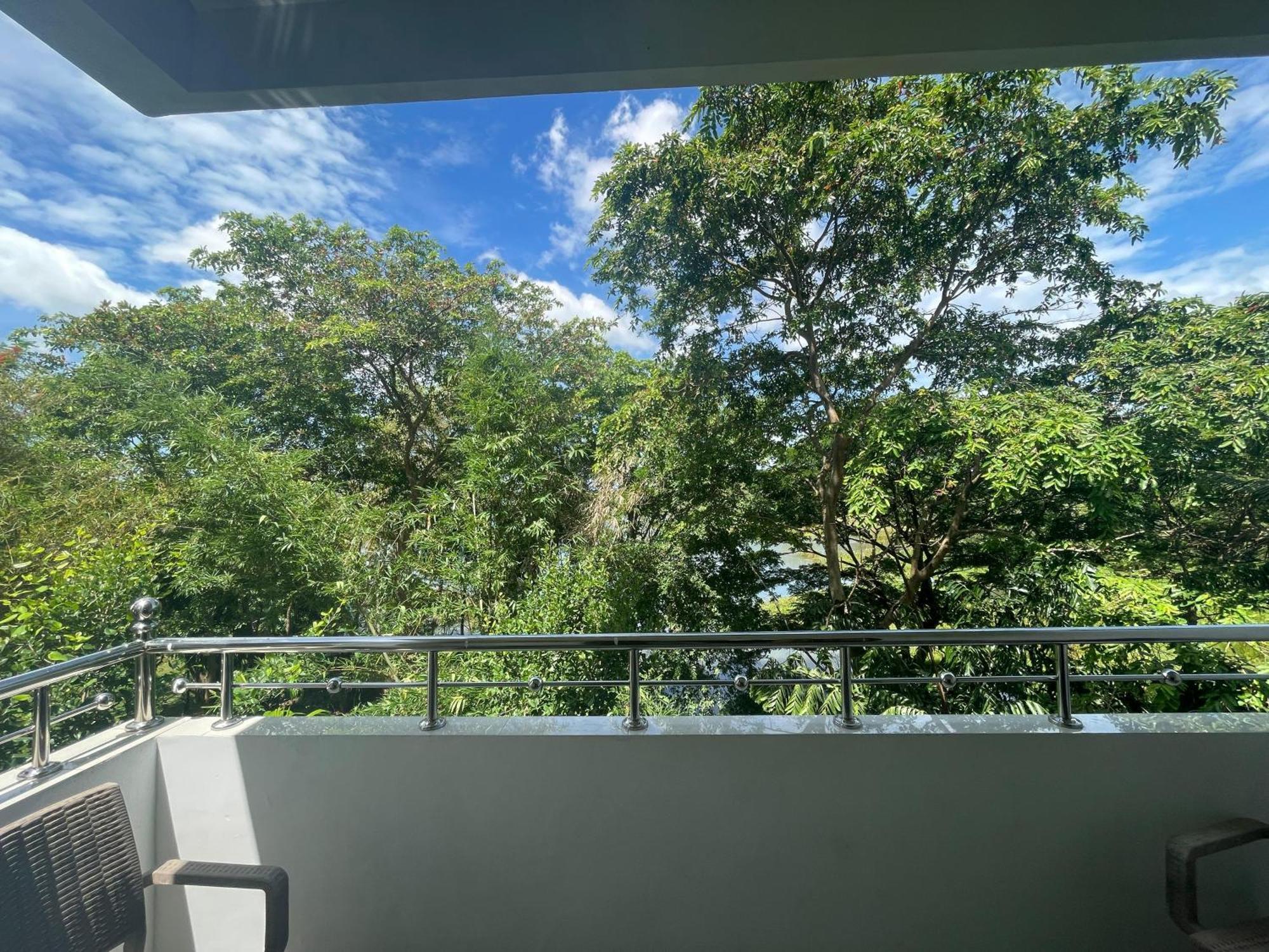 Hotel Sobana Lake Front Udawalawe Exterior foto